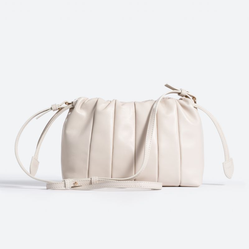Monna Ivory