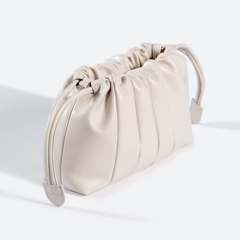 Monna Ivory