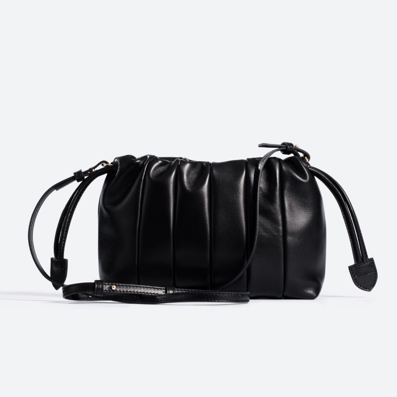 Monna Black